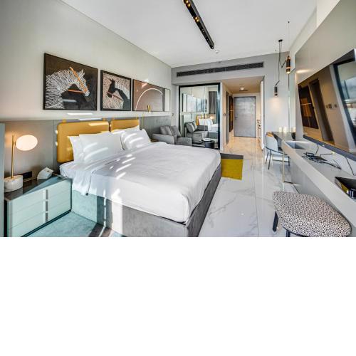Stylish canal view apartment in Business Bay