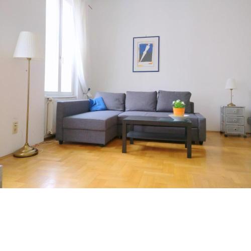 Stylish & Central by JR City Apartments