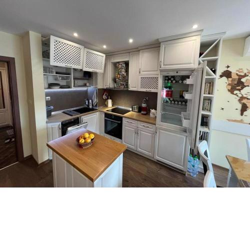Stylish City Center Home in Quiet Central Location
