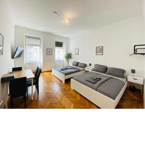 Stylish Flat with 2 Double Beds for 4 people 15a