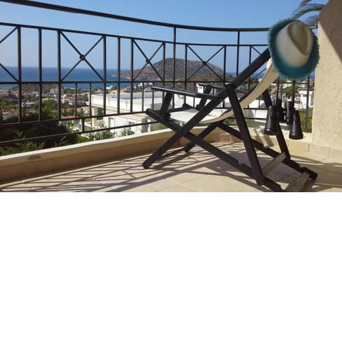 Stylish Hilltop Seaview Home