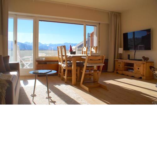 Stylish & Modern, Eperon