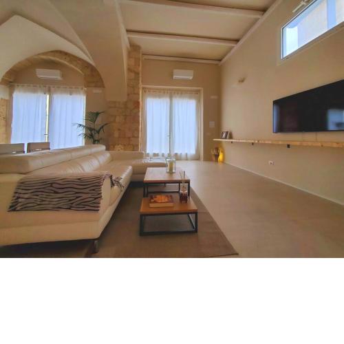 Stylish & Romantic Loft in the heart of Salento