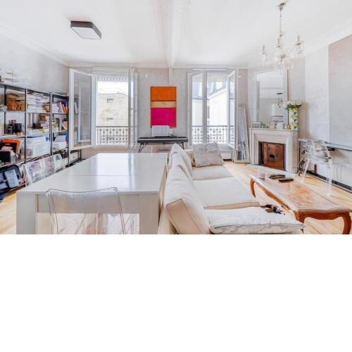 Sublime apartment in the 15th district