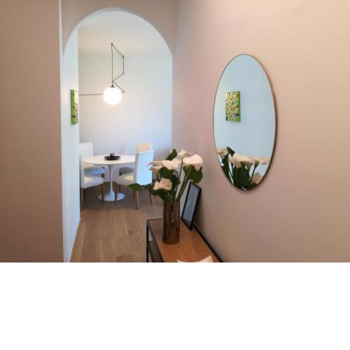 Suite 51 Lago Maggiore Appartamento con balcone a 50 mt dal lago Adults only