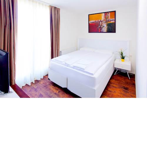 Suite Apartments by Livingdowntown