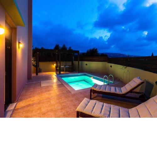 Suite With Private Pool