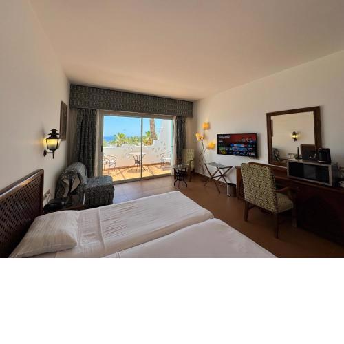 Sultan Sunscape - Premium Sea View Apartment at Domina Coral Bay