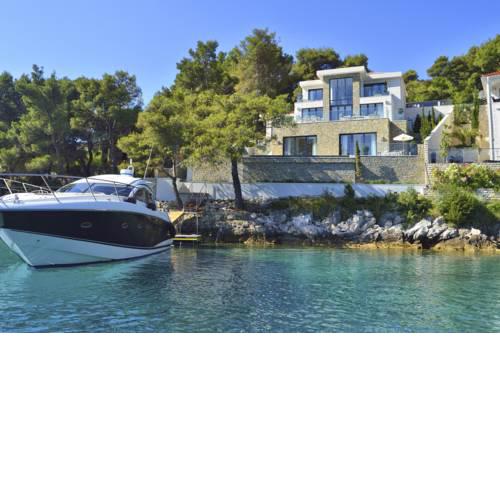 Sumartin Villa Sleeps 8 Pool Air Con WiFi