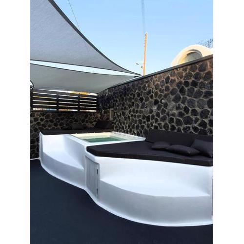 Sun Naam Home Santorini with heated jacuzzi