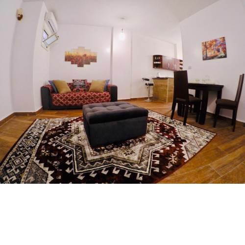 Sun Splashed 1 BR with pool, sea view, 3 min walk to beach, WIFI, AC