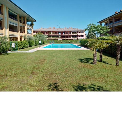 Sunflower Apartment - trilocale con piscina, terrazza e wifi