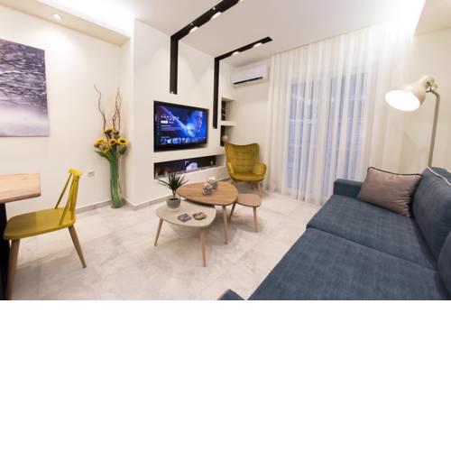 Sunflower Boutique Apartment, 80m from Attiki Metro Station