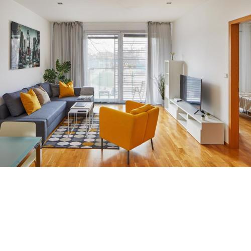 Sunlit Condo in Vinohrady by Prague Days