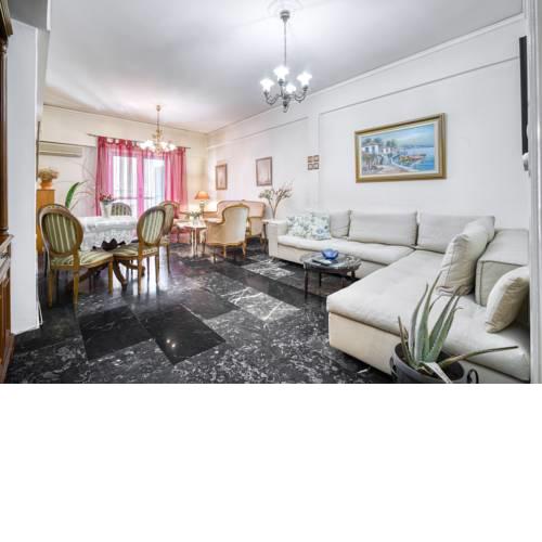 Sunny 2bd apartment near Acropolis and the metro