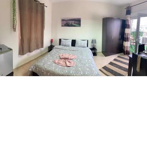 Sunny 35 sqm apartment with a sea view in Ladadika