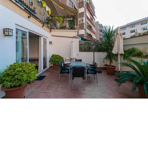 Sunny 3bedroom apartment in heart of Barcelona