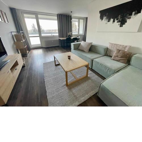 Sunny apartment close to the center