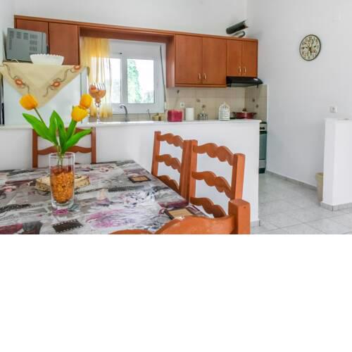 Sunny Apartment close to the Sea