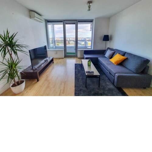 Sunny apartment in 3 towers with private parking