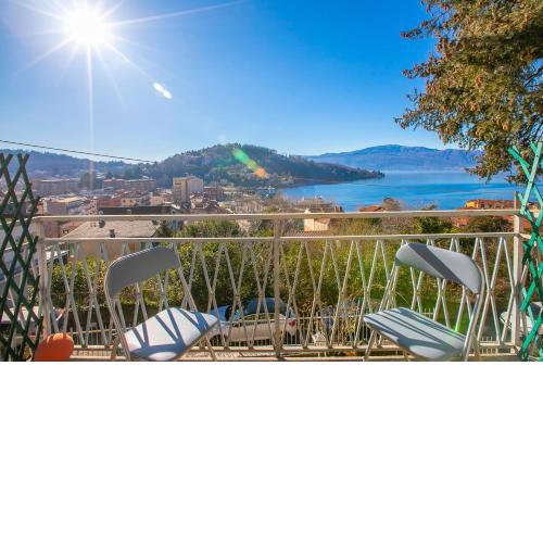 Sunny Apartment Lake View Laveno - Happy Rentals