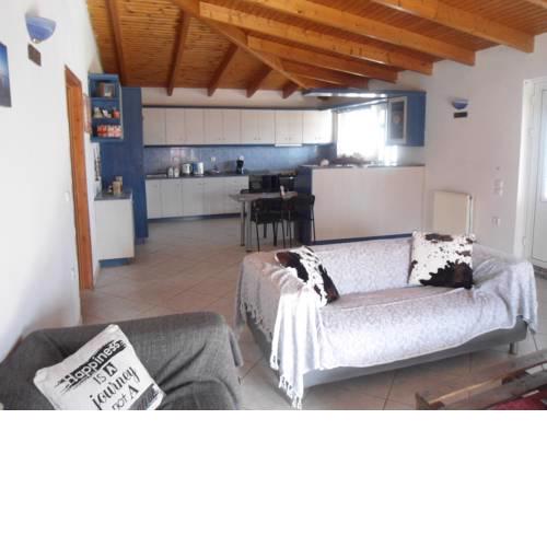 Sunny apartment near the airport and sea