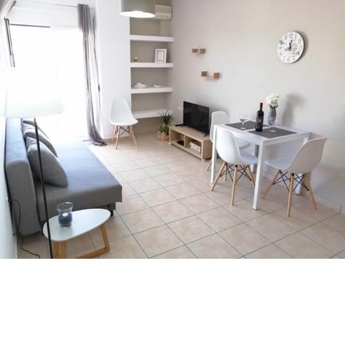 Sunny Apartment near the Beach