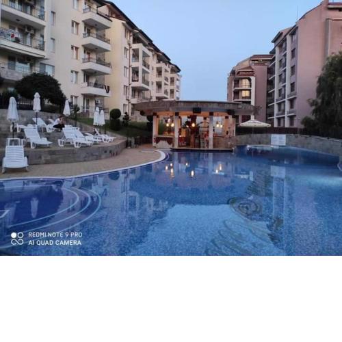 Sunny Beach Hills Apartment
