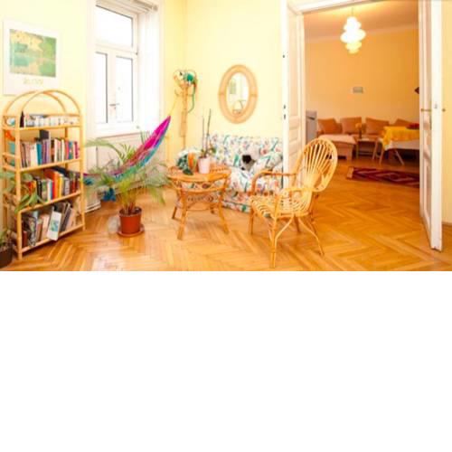 Sunny, central and quiet home in the heart of Vienna