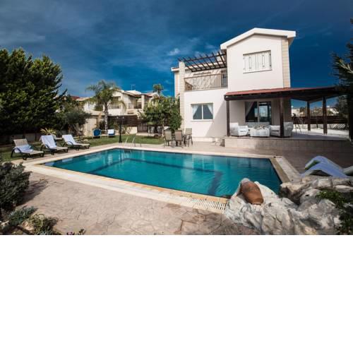 Sunny Coast Villa