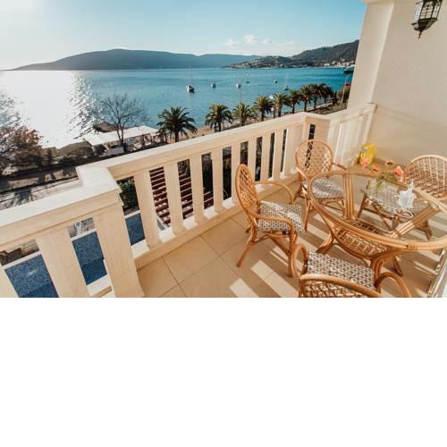 Sunny Coast Villa
