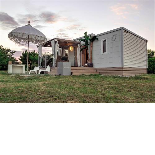 Sunny Cottage - Tiny Holiday Home
