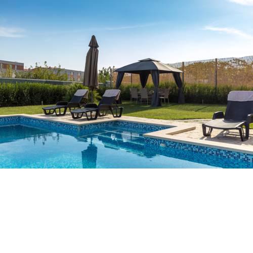 Sunny Garden Adria
