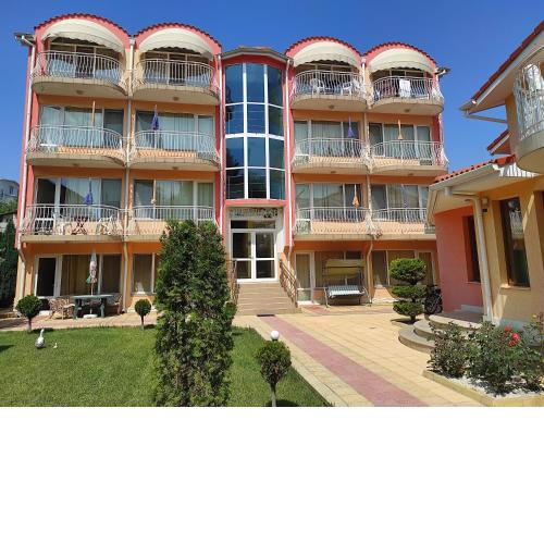 Sunny House Apartments