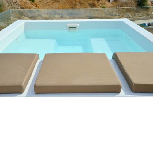 Sunny House Hot Tub