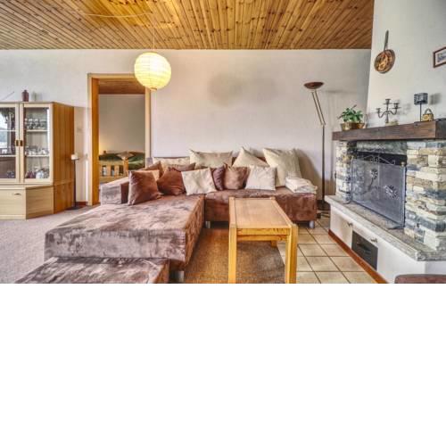 Sunny mountain apartment in Albinen