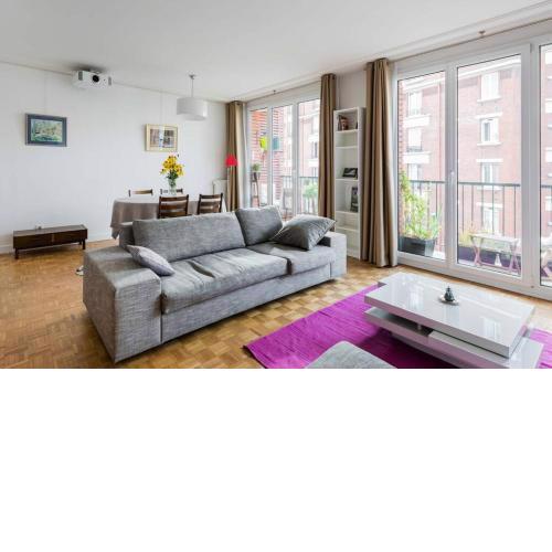 Sunny Parisian Two Bedroom Apartment
