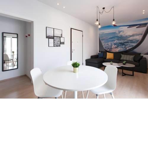 Sunny penthouse in Hilton area