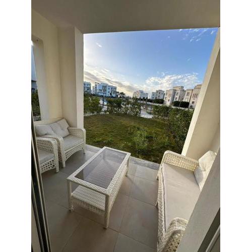 Sunny Side Up Amwaj Retreat