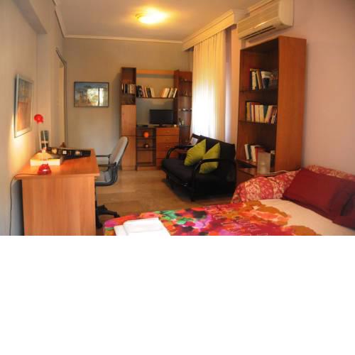 Sunny & Spacious Apartment