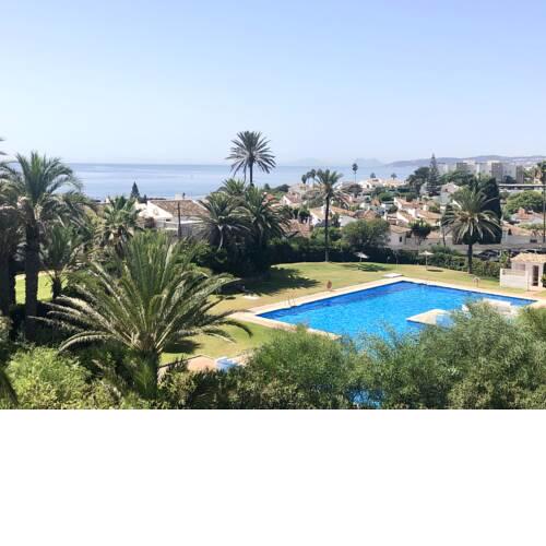 Sunny Townhouse with Sea views in Estepona