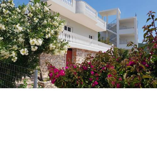 Sunny Villa