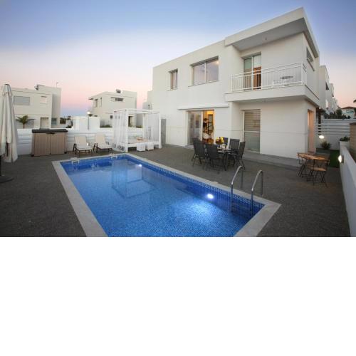 SunnyVillas: 3BR Modern Villa☆Private Pool - Villa Vanilla