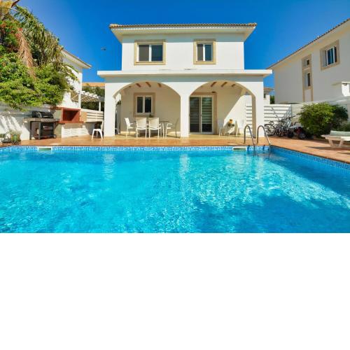 SunnyVillas: 3BR Super Cozy Villa☆Private Pool☆BBQ - Villa Falcon