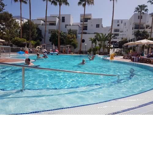 Sunset Bay only 290m to the beach, near Puerto Colón, heated pool, wifi
