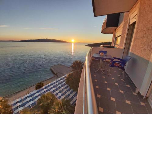 Sunset by the Sea Apartments - Frontbeach