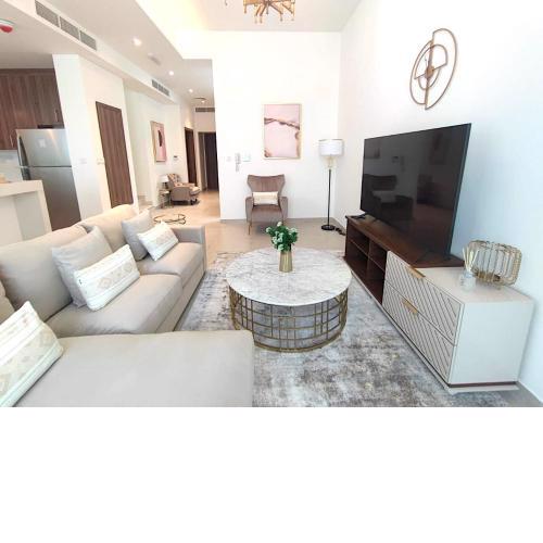 Sunset Paradise: Exquisite 3-Bedroom Villa by RAK's Beach