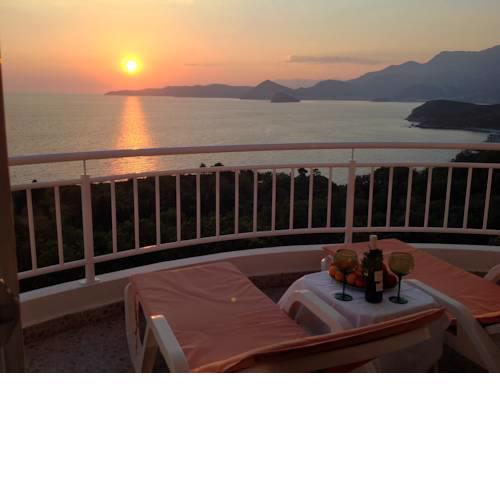 Sunset Residence Apartments