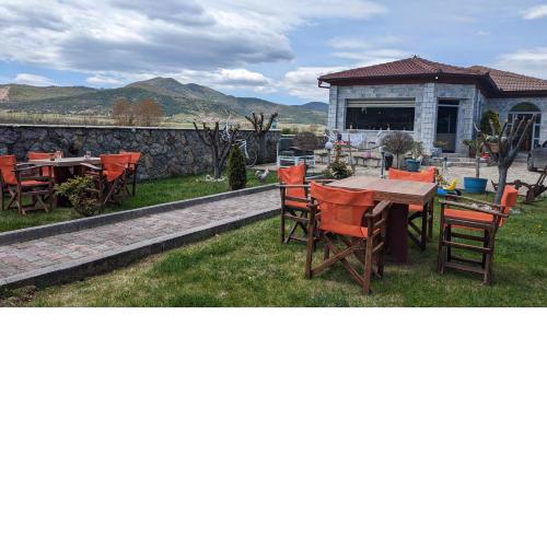 Sunset Villa, Kamenice