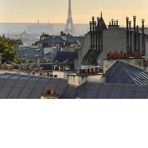 SUPER APPARTEMENT AU COEUR DE MONTMARTRE